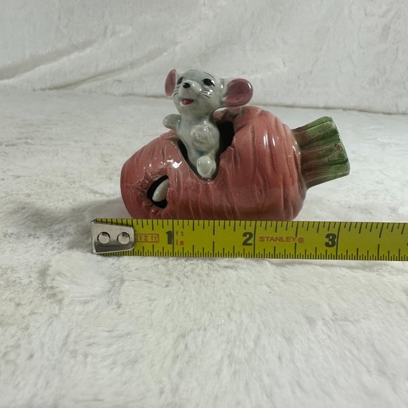 Vintage kitschy ceramic Mouse in Carrot Toothpick Holder Hand Painted 1950’s - Picture 7 of 7
